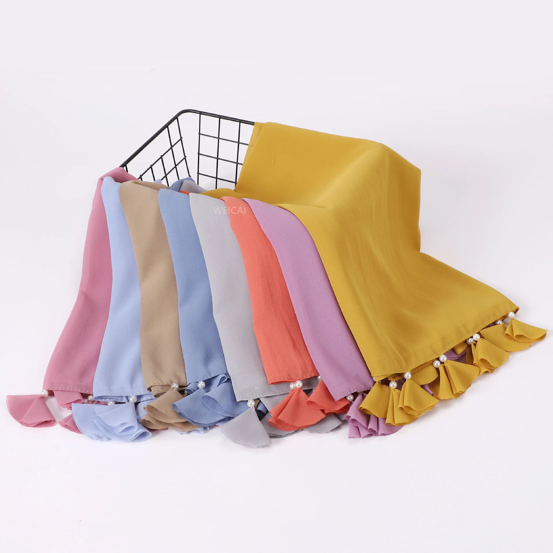 New Solid color pearl chiffon scarf hijab Towel headcloth. Scarf 170*70cm for Muslim
New Solid color pearl chiffon scarf hijab Towel headcloth. Scarf 170*70cm for Muslim