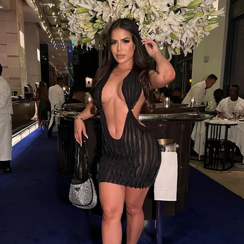 Sexy Mesh Ruffles Breast Wrapping Mini Dress Women Lace Up Neck Halter Backless Sleeveless Dresses Summer Female Y2k Streetwear
Sexy Mesh Ruffles Breast Wrapping Mini Dress Women Lace Up Neck Halter Backless Sleeveless Dresses Summer Female Y2k Streetwear