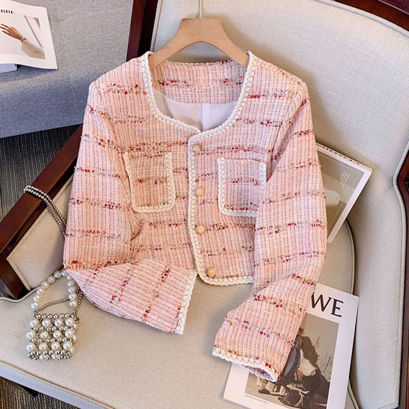 2023 New Autumn Women Pink Tweed Jacket Coat Fashion Small Fragrance Single Breasted Female Wool Blend Short Elegant Outerwear
2023 New Autumn Women Pink Tweed Jacket Coat Fashion Small Fragrance Single Breasted Female Wool Blend Short Elegant Outerwear
