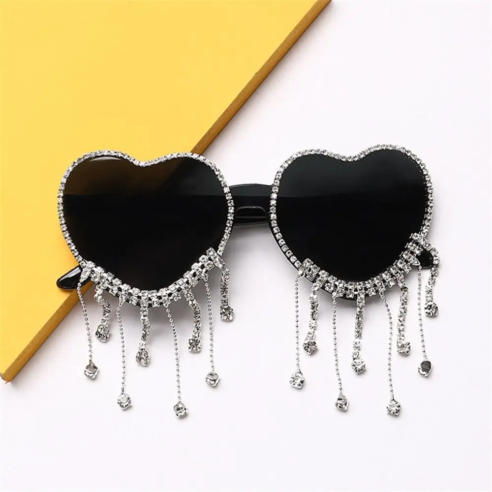 

Fashion Heart Diamonds Sunglasses Women Candy Color Rhinestone Tassels Sun Glasses Y2k Sunglasses UV400 Eyewear