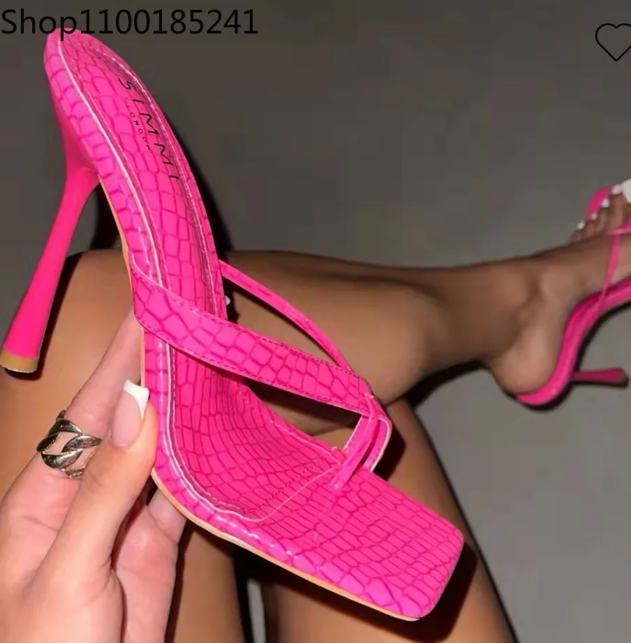 2022 New Brand Women Slipper Square High Heel Elegant Slip On Slide Ladies Summer Outdoor Beach Flip Flop Dress Sandal Shoe
2022 New Brand Women Slipper Square High Heel Elegant Slip On Slide Ladies Summer Outdoor Beach Flip Flop Dress Sandal Shoe