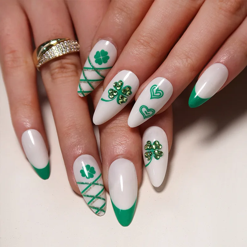 24pcs/Box St. Patrick's Day Manicure Green Love Clover Pattern Press On Nail With Diamond French Almond False Nail Tip
24pcs/Box St. Patrick's Day Manicure Green Love Clover Pattern Press On Nail With Diamond French Almond False Nail Tip