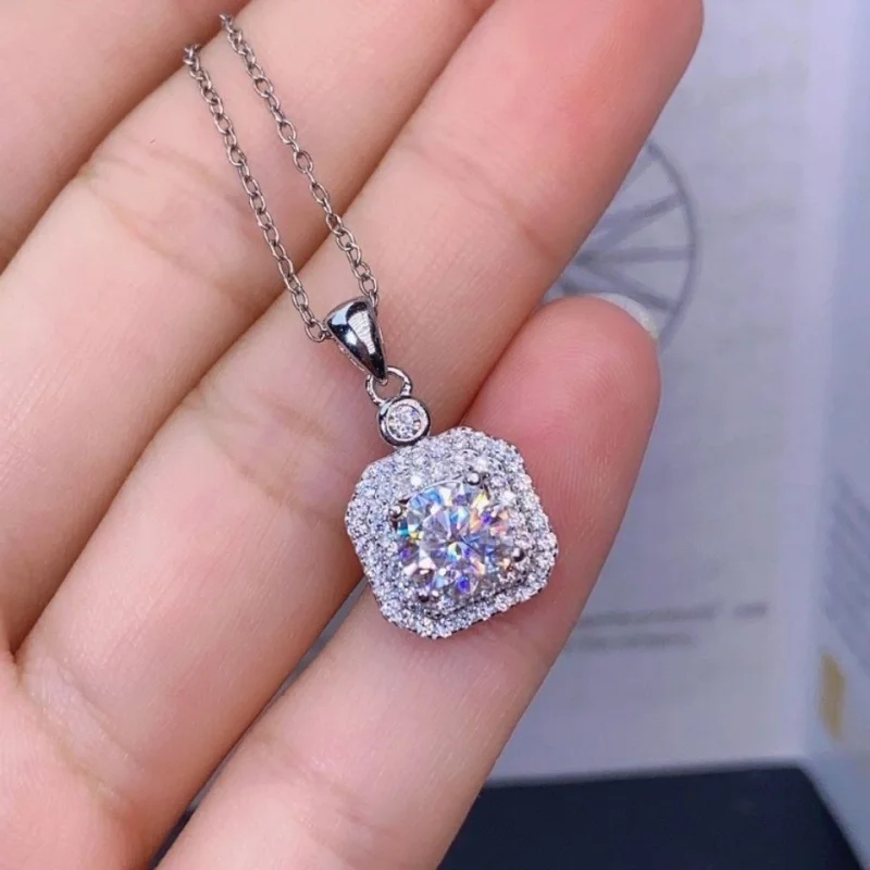 Disney 2Carat Moissanite Full Diamond925Silver Pendant Women's Necklace Clavicle Chain Fashion
Disney 2Carat Moissanite Full Diamond925Silver Pendant Women's Necklace Clavicle Chain Fashion