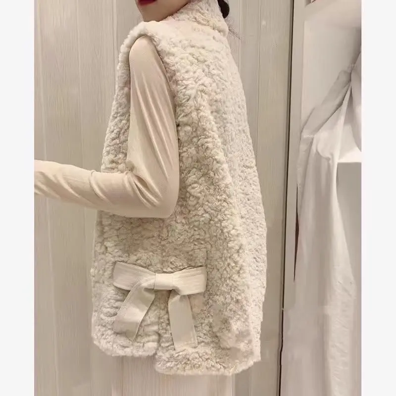 Woman Faux Fur Vest Female Winter Solid Fashion Warm Coats New Solid Sleeveless V-neck Jacket Ladies Fake Fur Waistcoat G327
Woman Faux Fur Vest Female Winter Solid Fashion Warm Coats New Solid Sleeveless V-neck Jacket Ladies Fake Fur Waistcoat G327