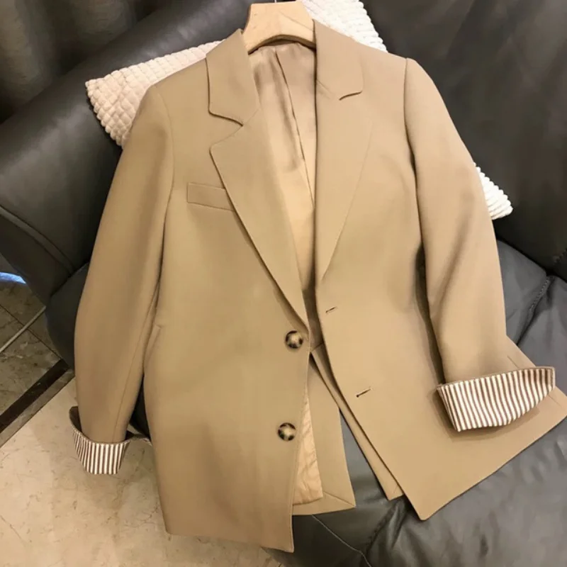 Autumn Women's New Solid Color Small Suit British Style Casual Khaki Small Suit Commuting Long-sleeved Loose Jacket Women
Autumn Women's New Solid Color Small Suit British Style Casual Khaki Small Suit Commuting Long-sleeved Loose Jacket Women