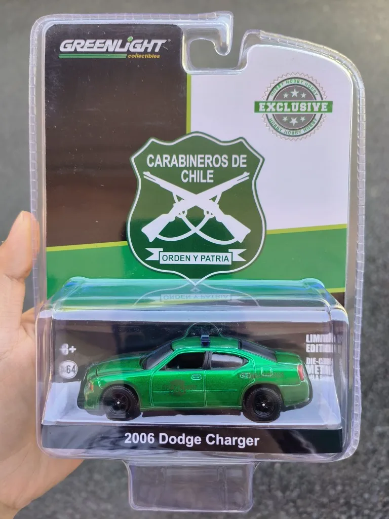 GreenLight 1/64 2006 Dodge зарядное устройство Коллекционная версия металлическая литая модель игрушка подарок
GreenLight 1/64 2006 Dodge зарядное устройство Коллекционная версия металлическая литая модель игрушка подарок
