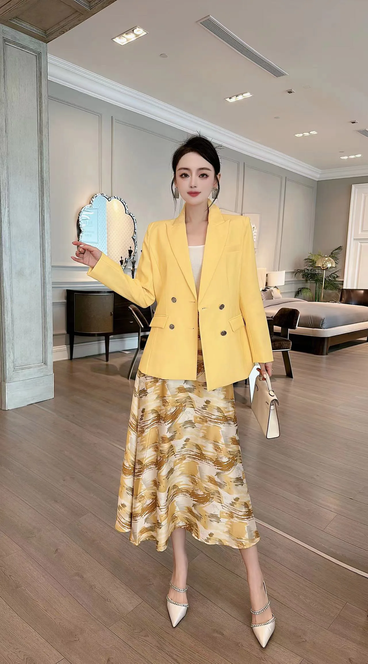 2023 женская одежда модный темпераментный костюм с принтом 0824
2023 женская одежда модный темпераментный костюм с принтом 0824