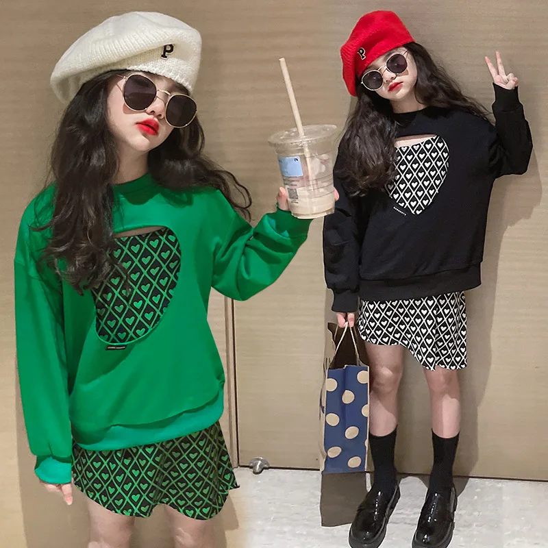 Girls ripped sweater love suspender skirt two-piece suit 2022 spring and autumn new fashion trend
Girls ripped sweater love suspender skirt two-piece suit 2022 spring and autumn new fashion trend