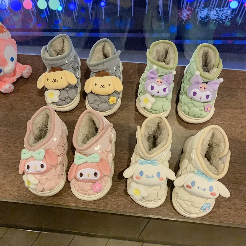 Зимние детские сапоги Sanrio Kuromi nakacco Cinnamoroll для мальчиков и девочек толстые плюшевые теплые хлопковые ботинки Мультяшные Модные Повседневные детские
Зимние детские сапоги Sanrio Kuromi nakacco Cinnamoroll для мальчиков и девочек толстые плюшевые теплые хлопковые ботинки Мультяшные Модные Повседневные детские