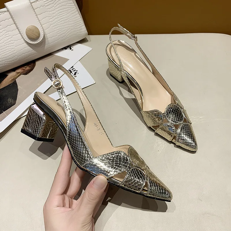 New Summer Sandals Fashion Women High Heels Lady Pointe Toe Gold Heels Chunky Heel One Pedal Sandals Female Wedding Bridal Shoes
New Summer Sandals Fashion Women High Heels Lady Pointe Toe Gold Heels Chunky Heel One Pedal Sandals Female Wedding Bridal Shoes