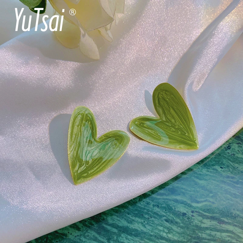 YUTSAI Romantic 3 Color Love Stud Earrings Elegant Creative Design Simple Geometric Earring for Women Jewelry Gifts YT1162
YUTSAI Romantic 3 Color Love Stud Earrings Elegant Creative Design Simple Geometric Earring for Women Jewelry Gifts YT1162