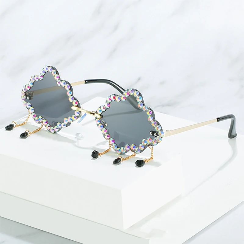 Personality Clouds Diamond Zircon Sunglasses For Men Women Fashion Retro Luxury Male Female Outdoor Cool Street Metal Glasses
Personality Clouds Diamond Zircon Sunglasses For Men Women Fashion Retro Luxury Male Female Outdoor Cool Street Metal Glasses