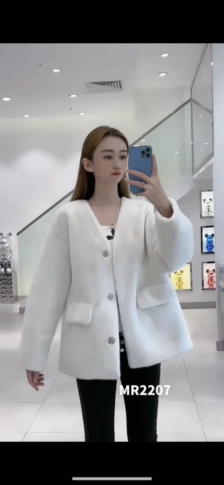 2022 New Fur Like Short Coat High Imitation Mink V-neck Cardigan Soft, Comfortable and Warm
2022 New Fur Like Short Coat High Imitation Mink V-neck Cardigan Soft, Comfortable and Warm