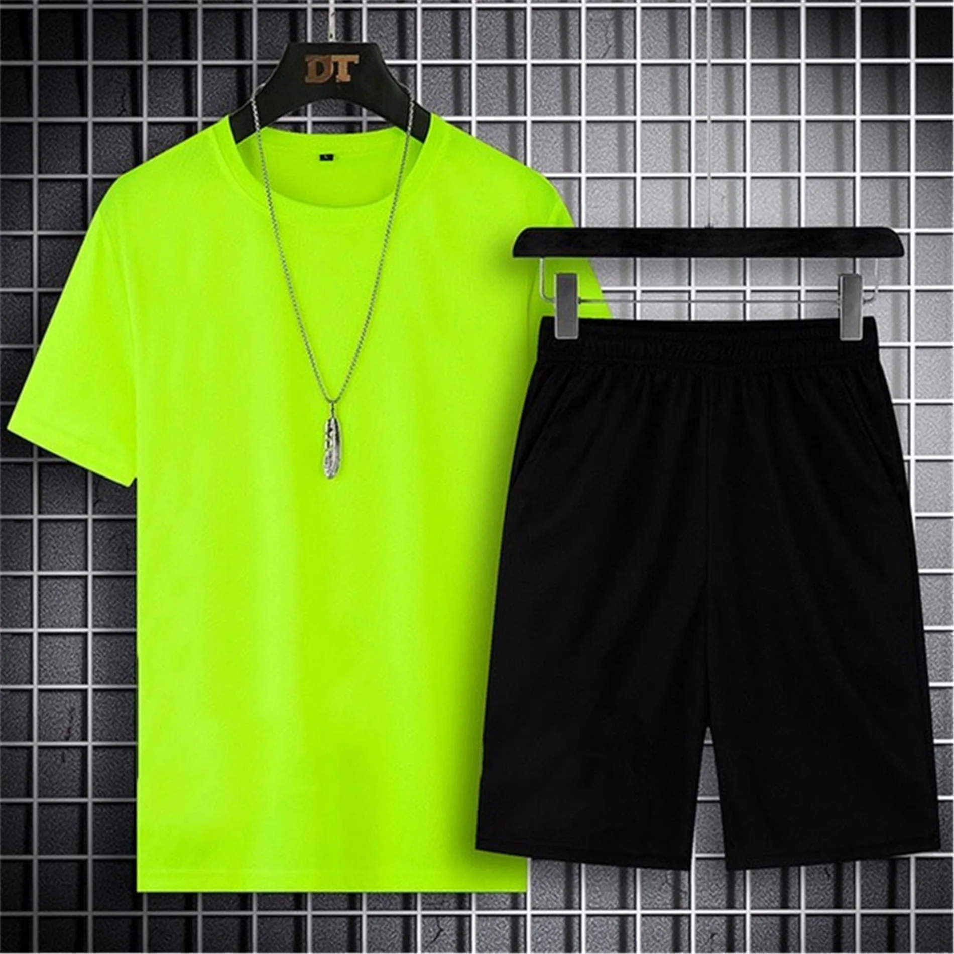 22SS Summer Men's Sportswear 2-Piece Set O-Neck Short-Sleeved Shorts Breathable Quick-Drying Casual Jogging Men's Sportswear
22SS Summer Men's Sportswear 2-Piece Set O-Neck Short-Sleeved Shorts Breathable Quick-Drying Casual Jogging Men's Sportswear