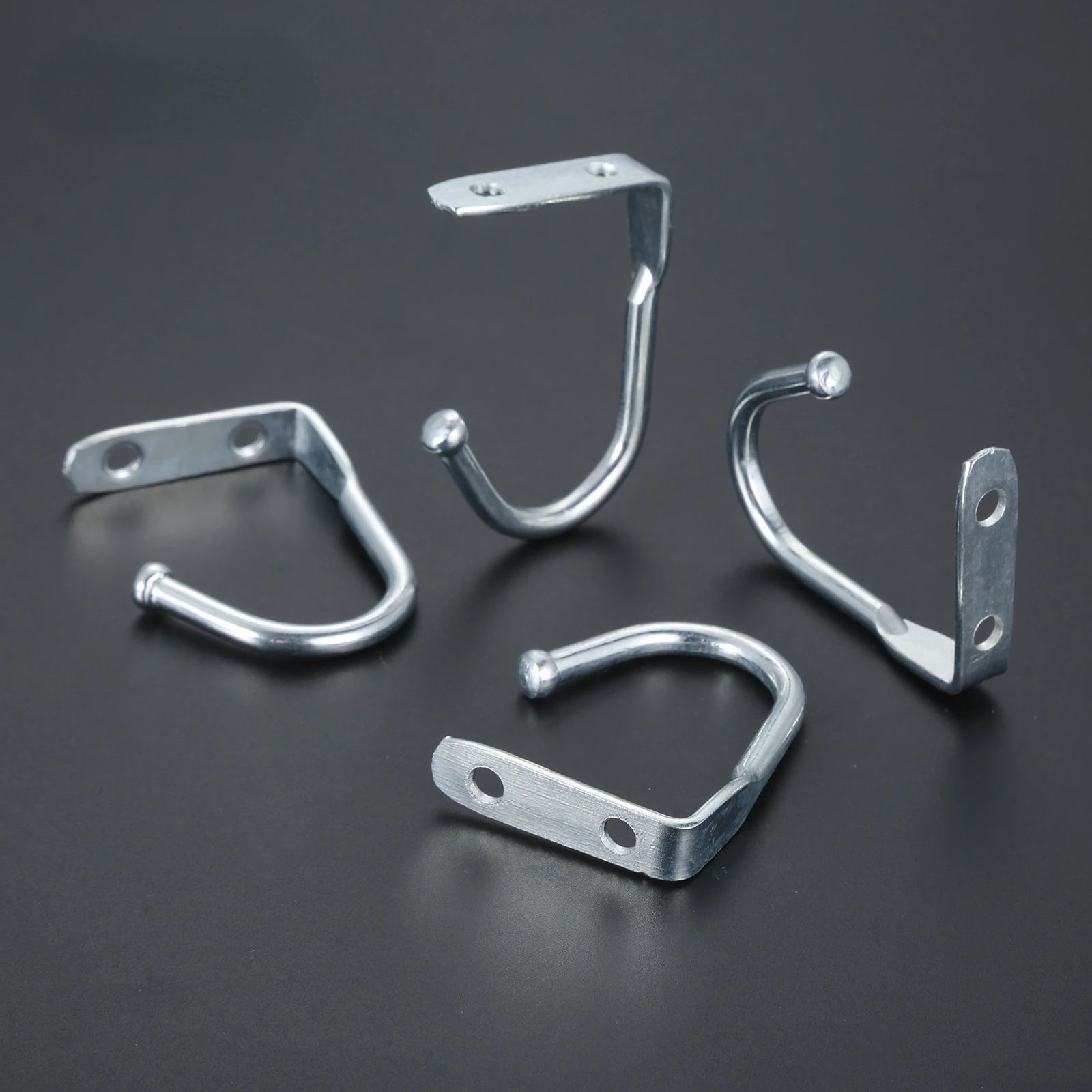 4 шт., металлическая вешалка с одним потолочным крючком
4 шт., металлическая вешалка с одним потолочным крючком