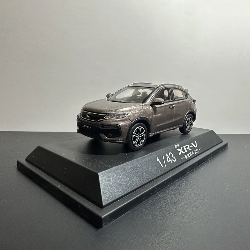 Масштаб 1:43, модель машины Dongfeng Honda 2017 XRV из сплава под давлением, коллекция сувенирных украшений, демонстрация игрушек
Масштаб 1:43, модель машины Dongfeng Honda 2017 XRV из сплава под давлением, коллекция сувенирных украшений, демонстрация игрушек