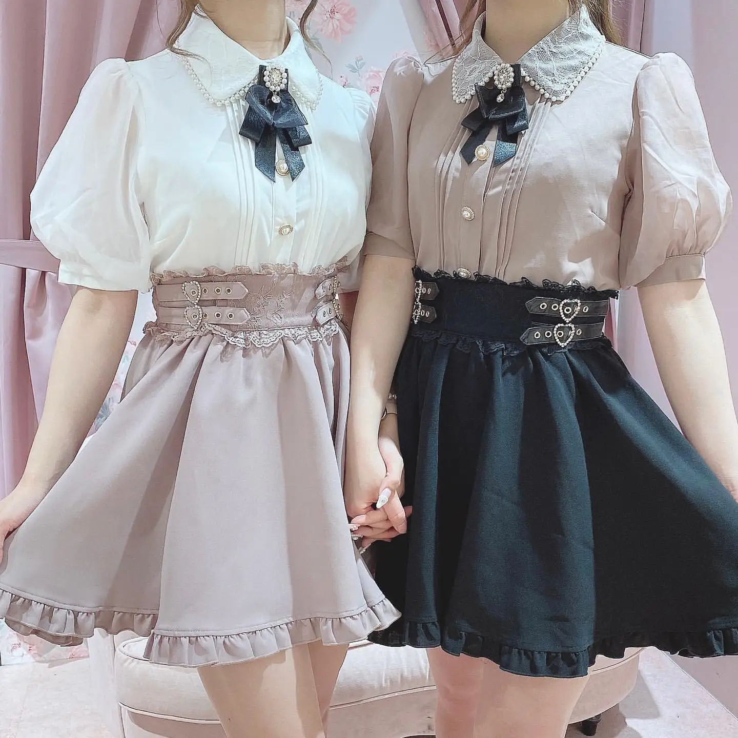 New Heart Buckle All-Match and Sweet Cute Short Skirt Black Skirt Girl Lolita Japanese Style Fashion Party A-line Skirt
New Heart Buckle All-Match and Sweet Cute Short Skirt Black Skirt Girl Lolita Japanese Style Fashion Party A-line Skirt