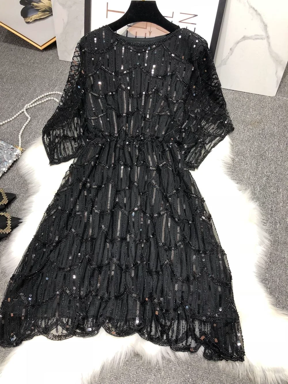 European Lady Style Temperament High-end Fashion Loose Waist Thin Sequins Beaded Heavy Industry Dress Dress Female 2022 Summer
European Lady Style Temperament High-end Fashion Loose Waist Thin Sequins Beaded Heavy Industry Dress Dress Female 2022 Summer