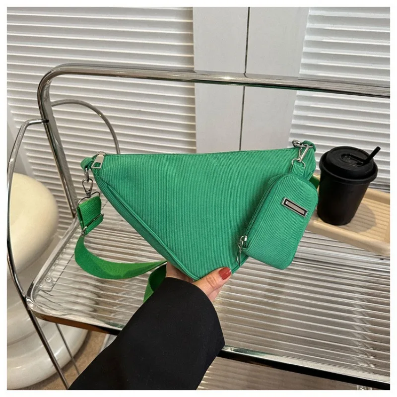 

Nylon Crossbody Bag 2023 New Fashion Trend Personalized Triangle Bag Lightweight Commuting Underarm Bag Simple One Shoulder