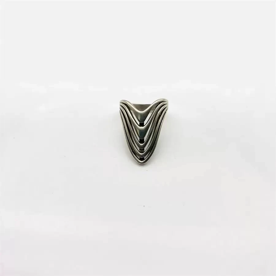 Independent Five-Fold Wave Ring Retro Niche Light Sterling Silver Tone Kiko Style Couple Fashion Trend Jewelry Accessories 
Independent Five-Fold Wave Ring Retro Niche Light Sterling Silver Tone Kiko Style Couple Fashion Trend Jewelry Accessories