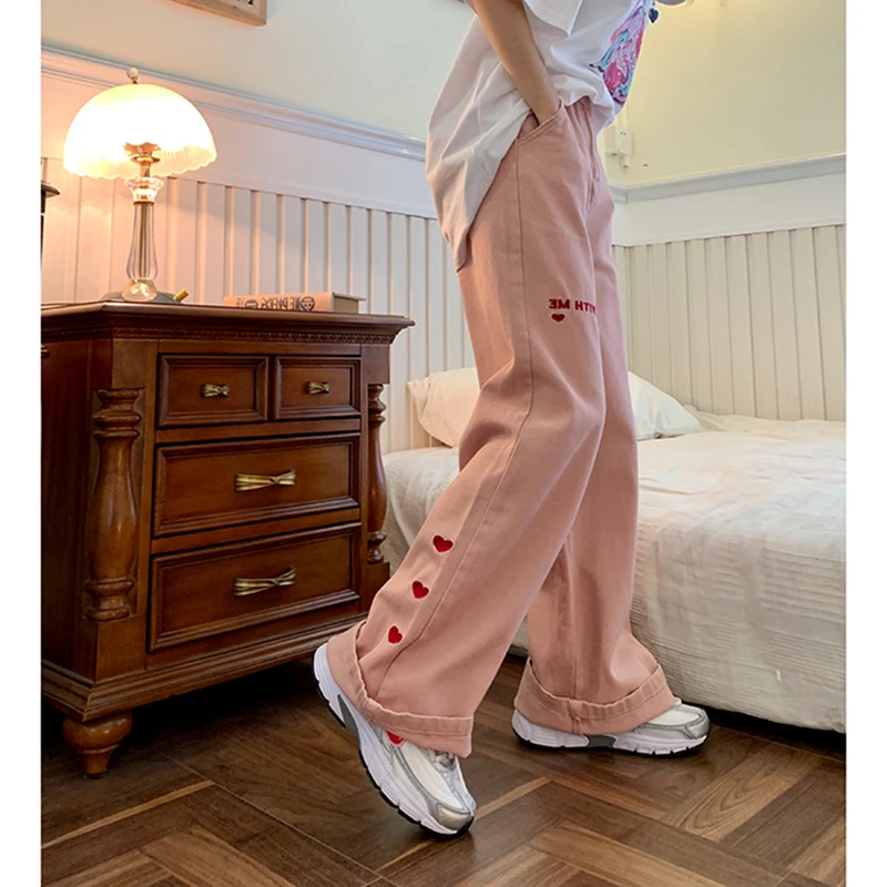 2023 Women's Jeans New Pink vintage Embroidery Streetwear High Waist Wide Leg Pants Baggy Straight Mom Denim Trouser
2023 Women's Jeans New Pink vintage Embroidery Streetwear High Waist Wide Leg Pants Baggy Straight Mom Denim Trouser