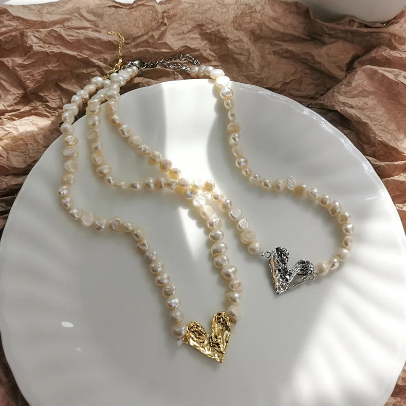 Gold Silver Love Heart Pendant Natural Pearl Chocker Clavicle Necklace for Women 2021 Fashion Jewelry Gifts
Gold Silver Love Heart Pendant Natural Pearl Chocker Clavicle Necklace for Women 2021 Fashion Jewelry Gifts