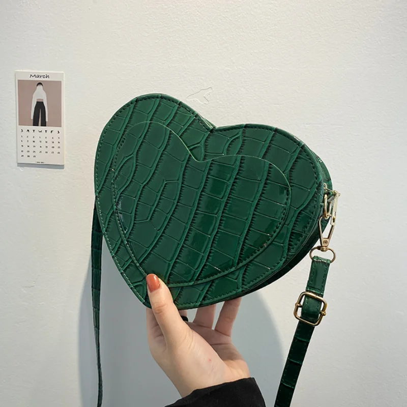 Patent Leather Women Shoulder Crossbody Bags Peach Heart Shape Ladies Small Messenger Bag Female Lovely Clutch Purse Handbags
Patent Leather Women Shoulder Crossbody Bags Peach Heart Shape Ladies Small Messenger Bag Female Lovely Clutch Purse Handbags