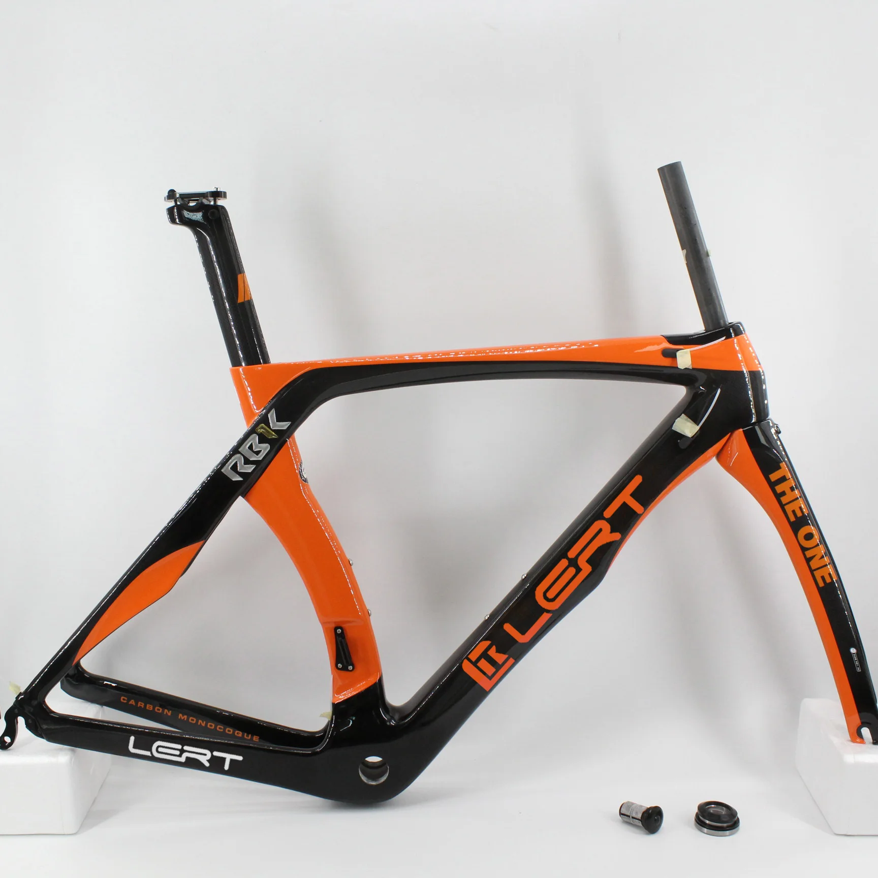 

Newest Orange 700C Racing Road Bike T1100 3K Full Carbon Fibre Bicycle Frame Fork+Seatpost+Clamp+Headset C Brake Free Ship