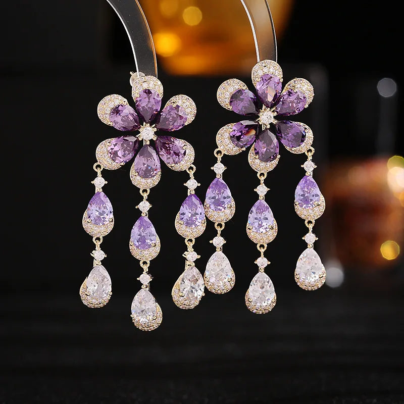 Exaggerated Atmosphere, Light Luxury Style, Advanced Sense Zircon Flower Droplet Tassel Earrings
Exaggerated Atmosphere, Light Luxury Style, Advanced Sense Zircon Flower Droplet Tassel Earrings