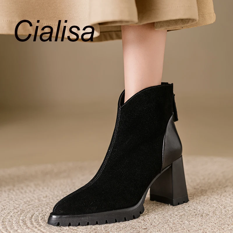 Женские замшевые ботильоны с острым носком, на высоком каблуке 
Женские замшевые ботильоны с острым носком, на высоком каблуке