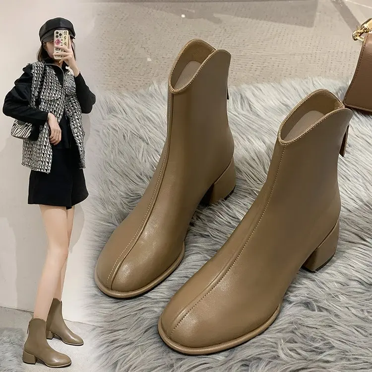 2022 Autumn New Fashion Boots Women's Shoes Midheel (3-5cm) Block Heel Round Toe Winter Cotton
2022 Autumn New Fashion Boots Women's Shoes Midheel (3-5cm) Block Heel Round Toe Winter Cotton
