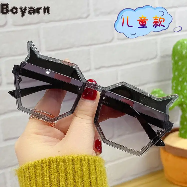 Boyarn 2022 New Cute Cartoon Sunglasses Personality Irregular Children's Glasses Korean Ocean Film Children's Glasses UV400
Boyarn 2022 New Cute Cartoon Sunglasses Personality Irregular Children's Glasses Korean Ocean Film Children's Glasses UV400