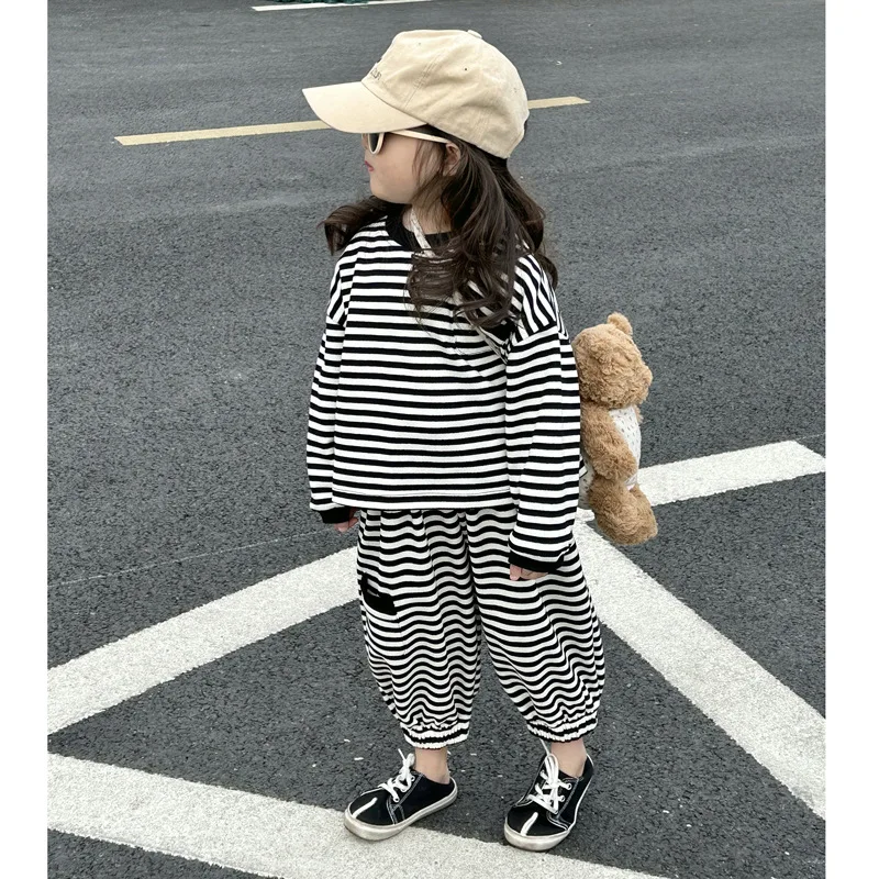 2023 Girl Sets Fashion Streetwear For Baby Girls Kids Striped Printed Clothes Suits Childrencasual Loose Tops Long Pant Matching
2023 Girl Sets Fashion Streetwear For Baby Girls Kids Striped Printed Clothes Suits Childrencasual Loose Tops Long Pant Matching