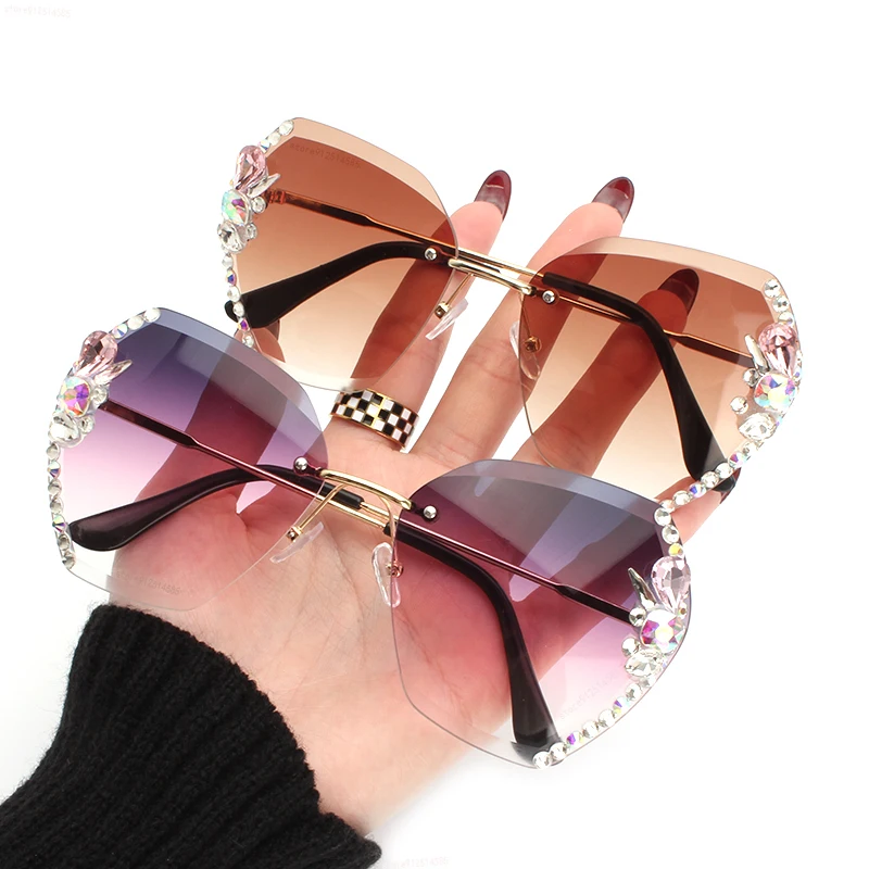 2022 Роскошные брендовые дизайнерские Винтажные Солнцезащитные очки без оправы стразы женские модные градиентные линзы солнцезащитные очки...
2022 Роскошные брендовые дизайнерские Винтажные Солнцезащитные очки без оправы стразы женские модные градиентные линзы солнцезащитные очки...