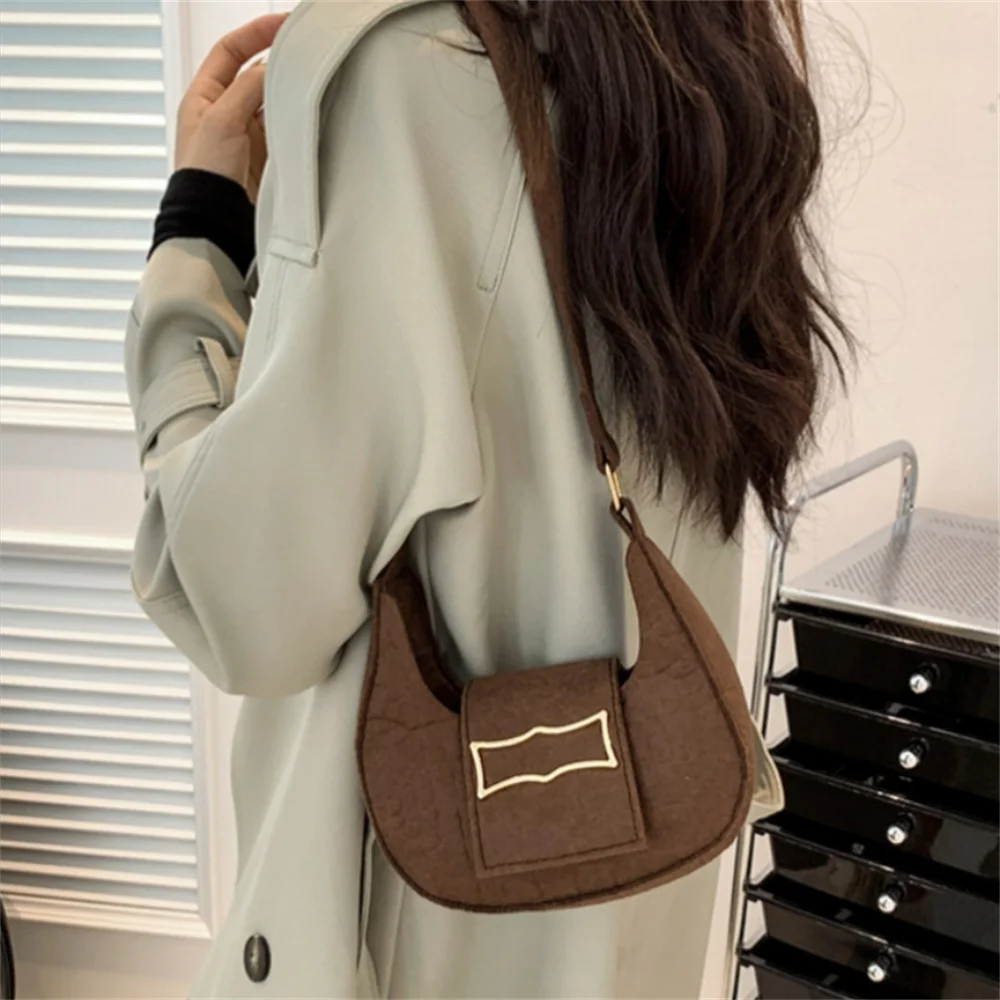 Women Felt Handbag Fashion Underarm Bag Clutch Alligator Pattern Luxury Shoulder Bags Female Crescent Saddle Armpit Bag Purses
Women Felt Handbag Fashion Underarm Bag Clutch Alligator Pattern Luxury Shoulder Bags Female Crescent Saddle Armpit Bag Purses