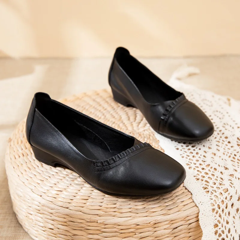 Shoes Low Heels Female Footwear Shallow Mouth Casual Sneaker All-Match Grandma Dress New Comfortable Wedges Leisure Concise Rubb
Shoes Low Heels Female Footwear Shallow Mouth Casual Sneaker All-Match Grandma Dress New Comfortable Wedges Leisure Concise Rubb