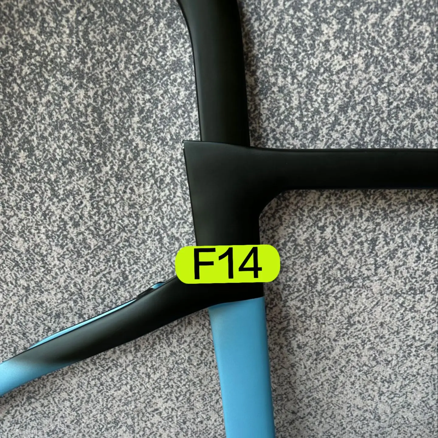 2023 T1100 Carbon Frame F14 Carbon Road Bike(60+color) Bicycle Frame Rim Disc Brake Frameset BSA/BB30 Made in Taiwan
2023 T1100 Carbon Frame F14 Carbon Road Bike(60+color) Bicycle Frame Rim Disc Brake Frameset BSA/BB30 Made in Taiwan