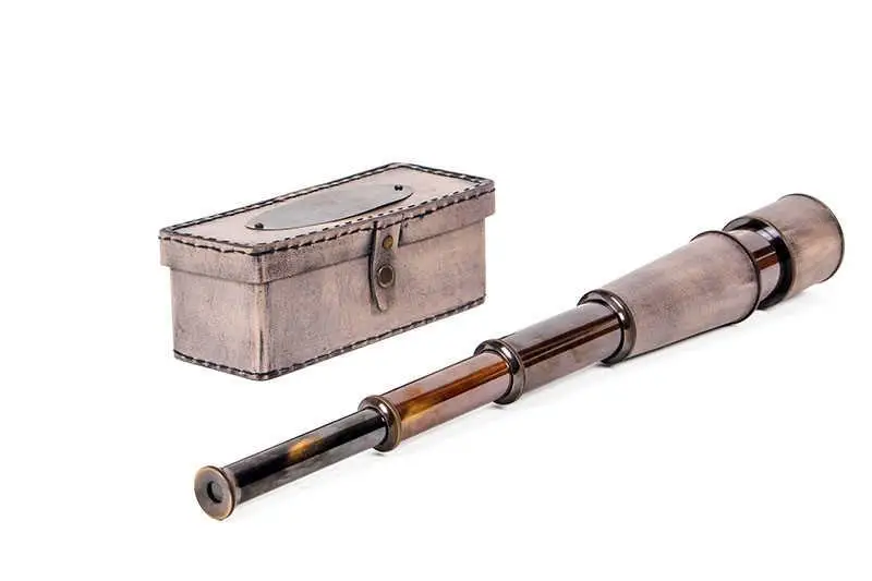 Винтажный декоративный бинокль Hediiyelik с кожаным покрытием в коробке
Винтажный декоративный бинокль Hediiyelik с кожаным покрытием в коробке