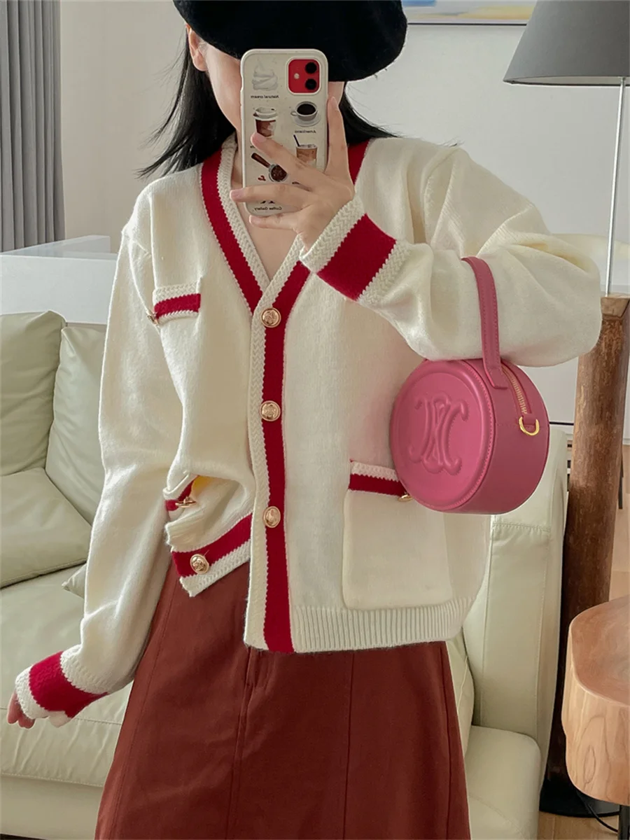 New 2022 Korean Fashion Chic Vintage Sweaters Women Autumn Winter Clothes Knitted Buttons Cardigans Elegant Tops
New 2022 Korean Fashion Chic Vintage Sweaters Women Autumn Winter Clothes Knitted Buttons Cardigans Elegant Tops