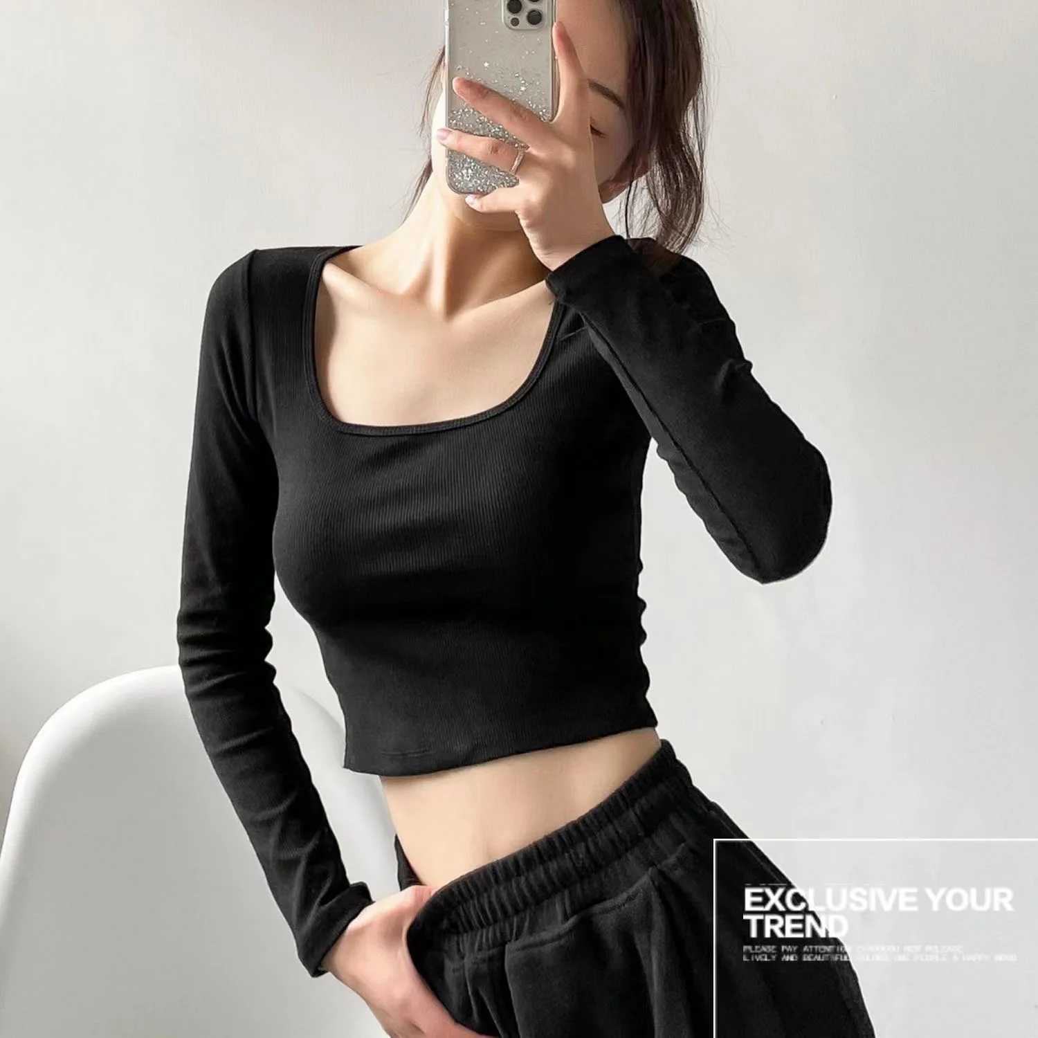 Женская футболка с длинным рукавом и круглым вырезом, в рубчик
Женская футболка с длинным рукавом и круглым вырезом, в рубчик