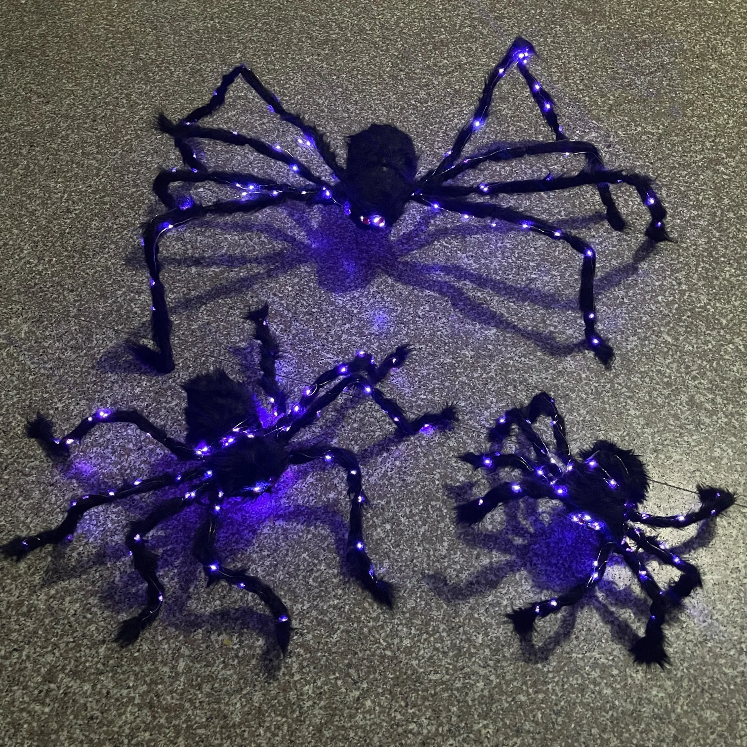 30cm/50cm Shining Spider Halloween Decoration Plush Spider Decoration Bar Ghost House Trick Prop Arrangement
30cm/50cm Shining Spider Halloween Decoration Plush Spider Decoration Bar Ghost House Trick Prop Arrangement