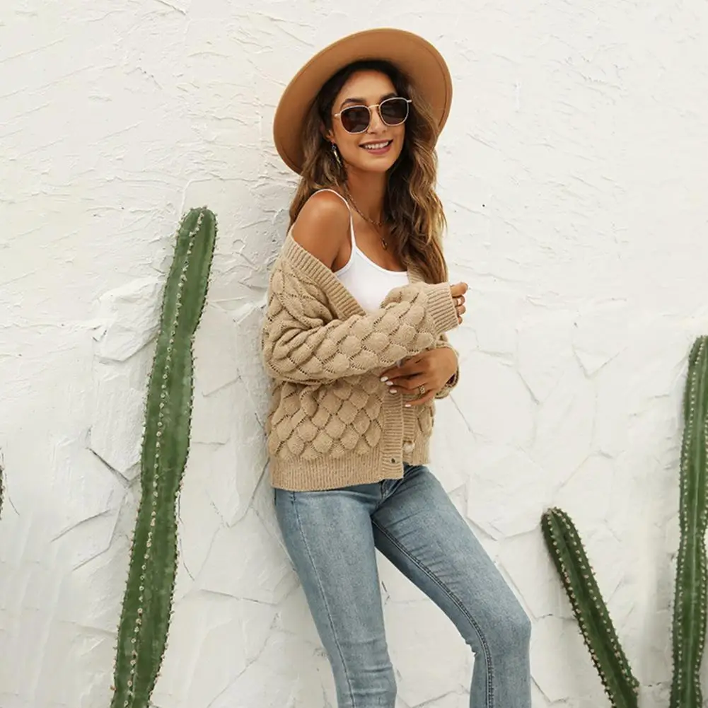 Chic Women Knitwear Soft Coldproof Sweater Coat Autumn Winter Solid Color Buttons Placket Knitted Coat 
Chic Women Knitwear Soft Coldproof Sweater Coat Autumn Winter Solid Color Buttons Placket Knitted Coat