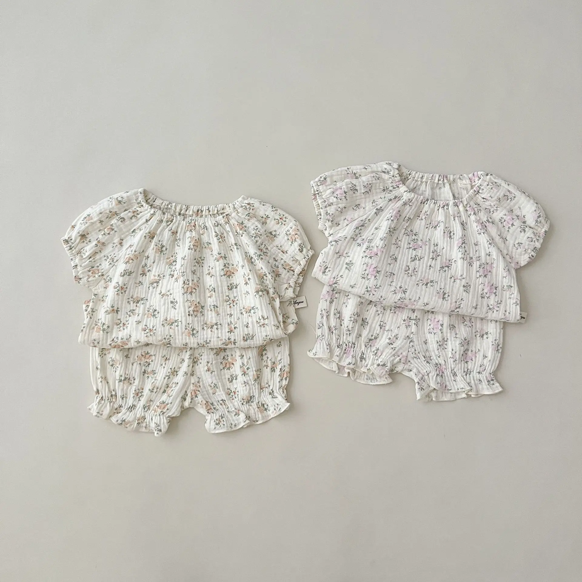 Children Summer Thin Floral Print Short Sleeves T-shirt Suit Kid Girl Sweet Flower Tops+Ruffle Shorts 2pcs Baby Cotton Tees Set
Children Summer Thin Floral Print Short Sleeves T-shirt Suit Kid Girl Sweet Flower Tops+Ruffle Shorts 2pcs Baby Cotton Tees Set