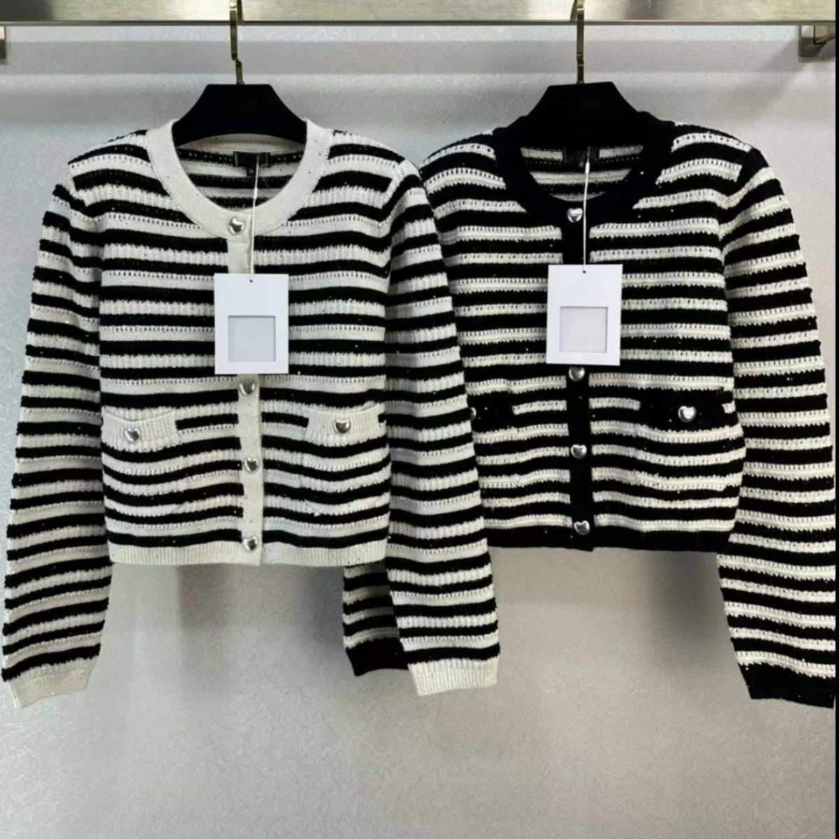 2023 Early Autumn New Fashion Temperament All Match Color Knitted Sweater Cardigan
2023 Early Autumn New Fashion Temperament All Match Color Knitted Sweater Cardigan