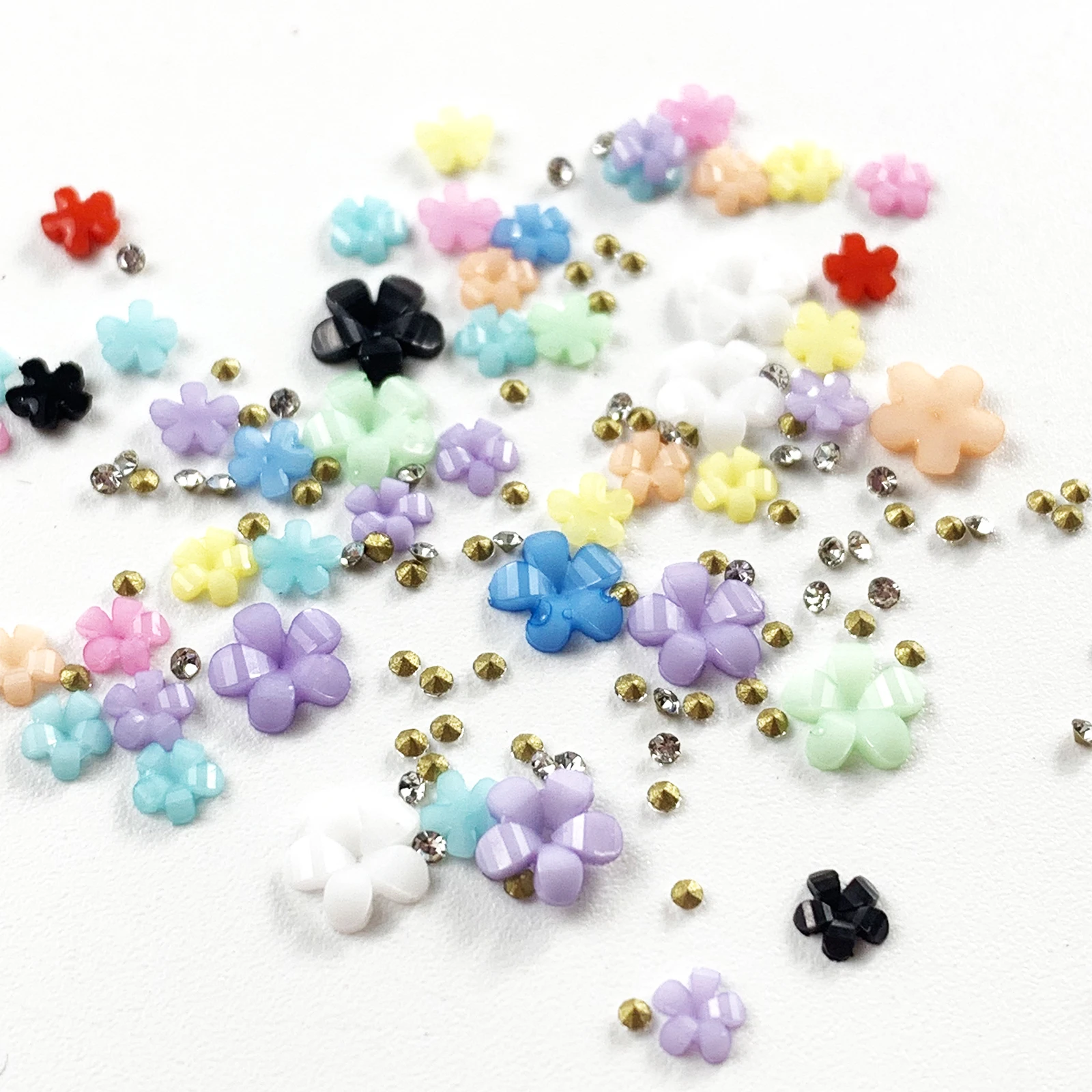 1 кг белый акриловый цветок, подвески для ногтей, 3D цветок из смолы, украшения для ногтевого дизайна, серебряные, золотые бусины Стразы для но...
1 кг белый акриловый цветок, подвески для ногтей, 3D цветок из смолы, украшения для ногтевого дизайна, серебряные, золотые бусины Стразы для но...