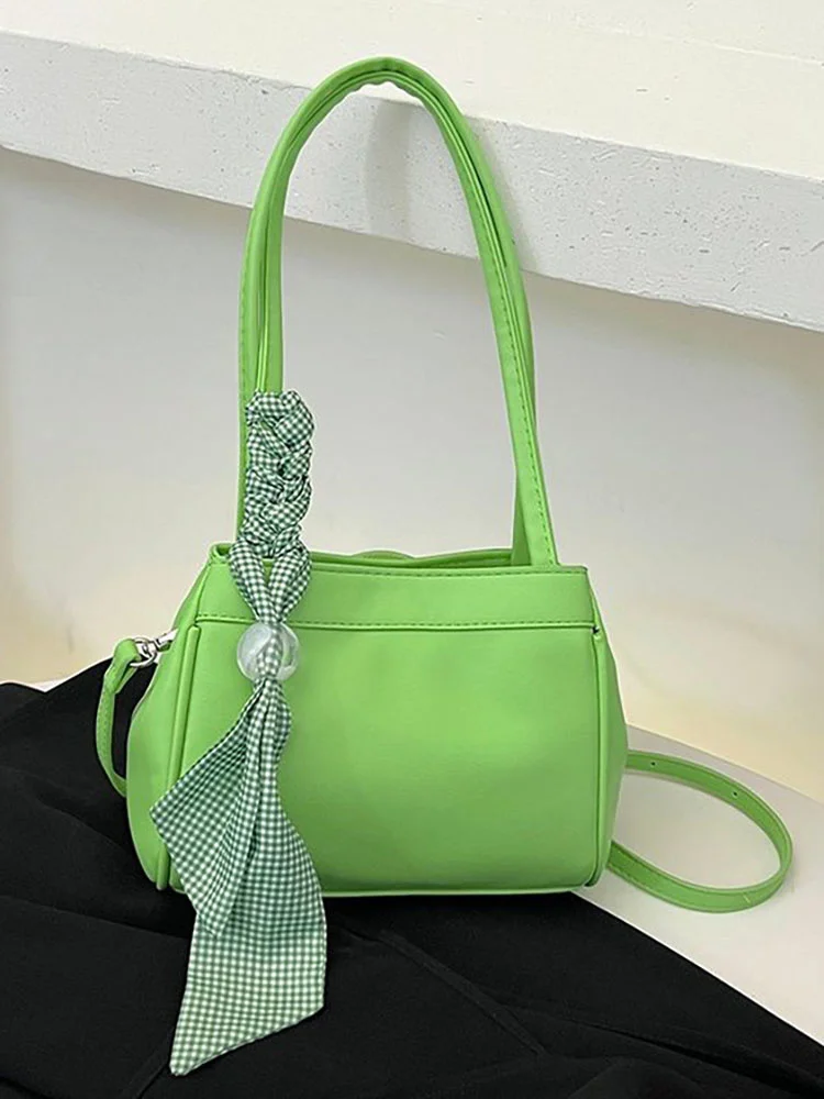 Дизайнерский шарф, женская сумка с верхней ручкой, новая модная однотонная Маленькая женская сумка, сумки через плечо для женщин 2022, роскошный бренд
Дизайнерский шарф, женская сумка с верхней ручкой, новая модная однотонная Маленькая женская сумка, сумки через плечо для женщин 2022, роскошный бренд