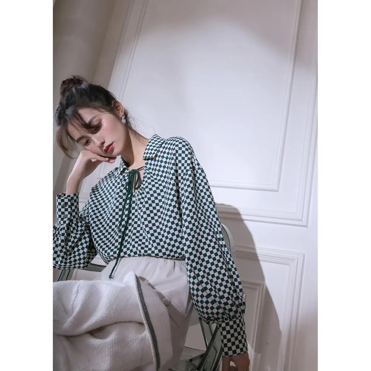 2022 Spring And Autumn New French Retro Checkerboard Shirt Temperament Fashion Top Women
2022 Spring And Autumn New French Retro Checkerboard Shirt Temperament Fashion Top Women