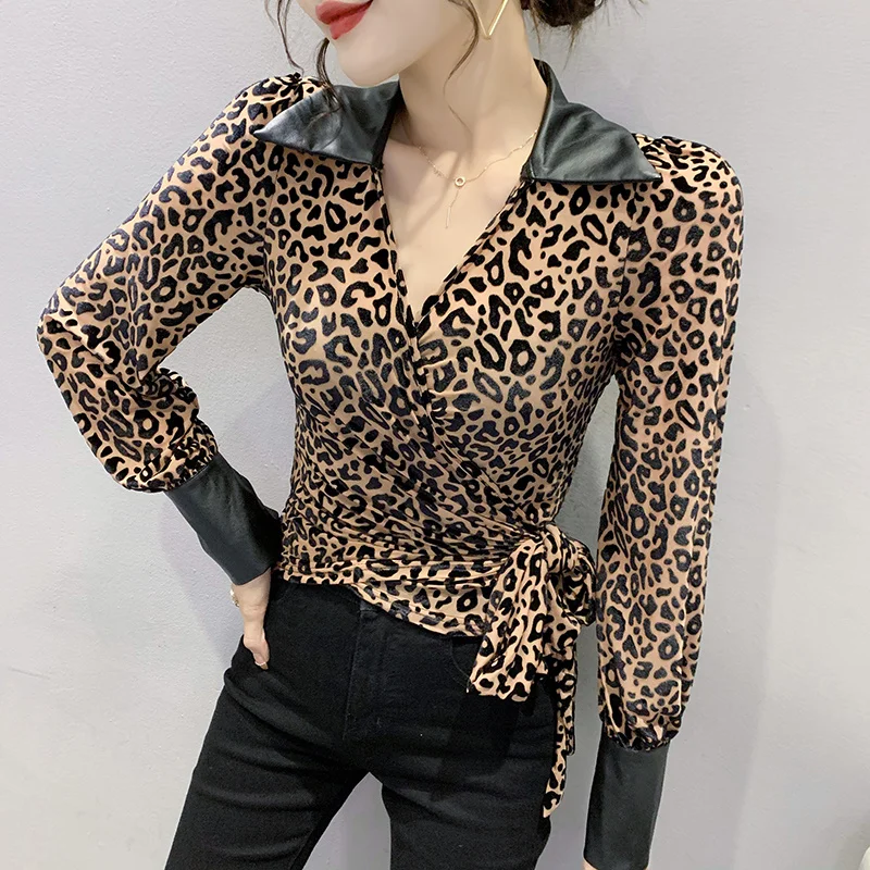 #9501 Vintage Leopard Shirt Women Puff Sleeved Short Shirt Female Thin Spliced PU Lapel Collar Women Shirt Bandage Sexy M-3XL
#9501 Vintage Leopard Shirt Women Puff Sleeved Short Shirt Female Thin Spliced PU Lapel Collar Women Shirt Bandage Sexy M-3XL