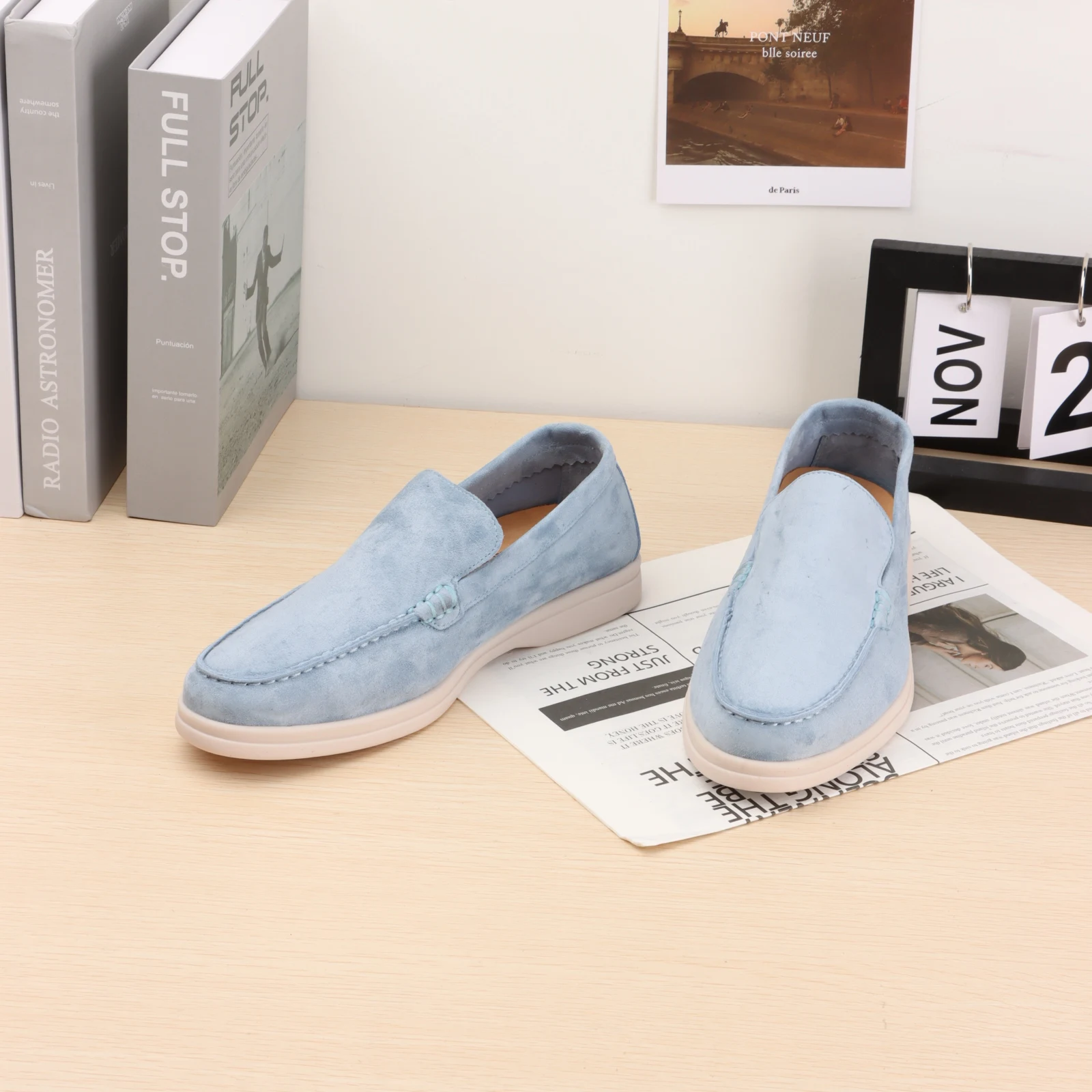2023 Winter New Women's LP Flats Italian Designer Men's Mule Walking Shoes Luxury Brand Fashion Casual Suede Loafers
2023 Winter New Women's LP Flats Italian Designer Men's Mule Walking Shoes Luxury Brand Fashion Casual Suede Loafers