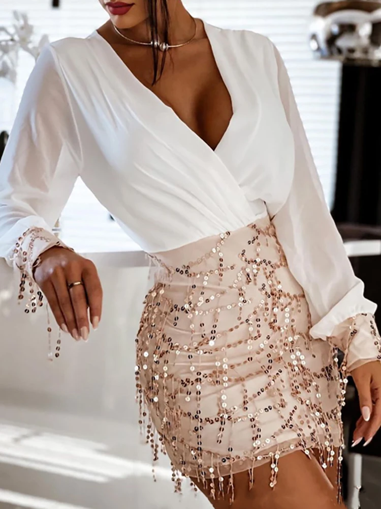 Women Elegant A Line Stitching Mini Dress Sexy Shiny Sequin Party Dress Office Lady High Waist Temperament V-neck 2022 Dress
Women Elegant A Line Stitching Mini Dress Sexy Shiny Sequin Party Dress Office Lady High Waist Temperament V-neck 2022 Dress